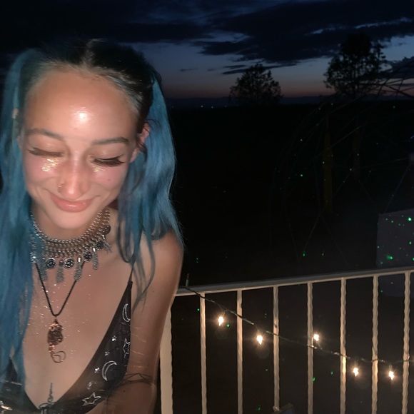 meet your Posher! ✨💗☯️ - Picture 11 of 12